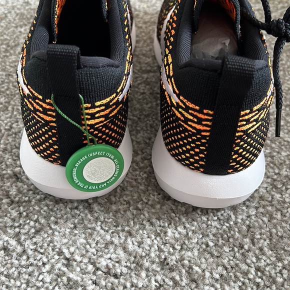 Nike Roshe NM Flyknit - Picture 6 of 7